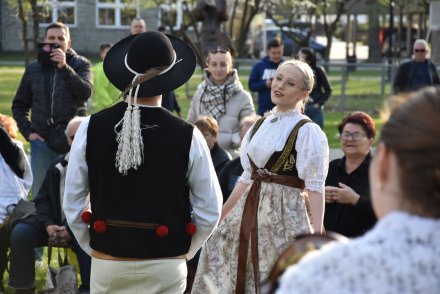 Tradycyjne "stowiani moja" w wykonaniu Zespołu regionalnego "Wisła" z Wisły